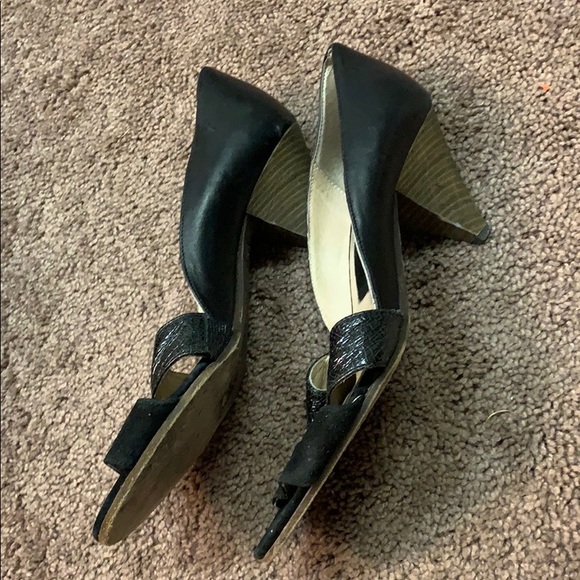 Shoes - Picture 2 of 4